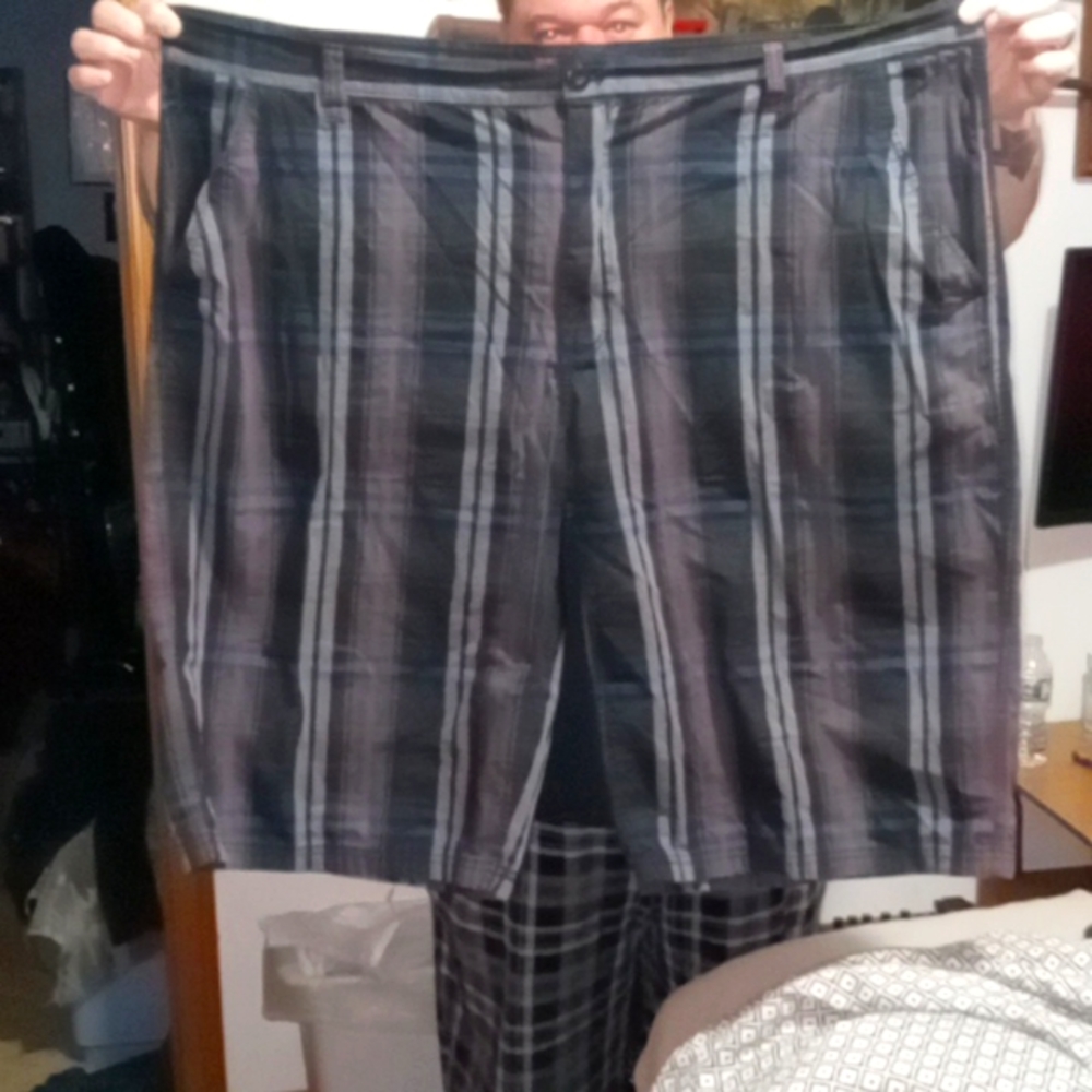 Mens Southpole shorts size 50